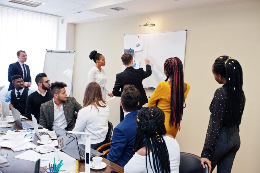 Interaktive kompakte Seminare aus einer Hand -  Präsentationstraining, Kommunikationstraining und Kundenservice in Hamburg